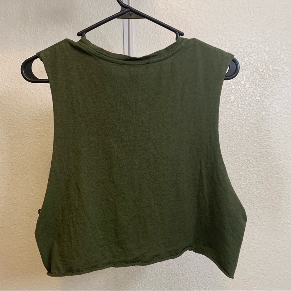 F21 crop pocket shirt - Picture 2 of 3